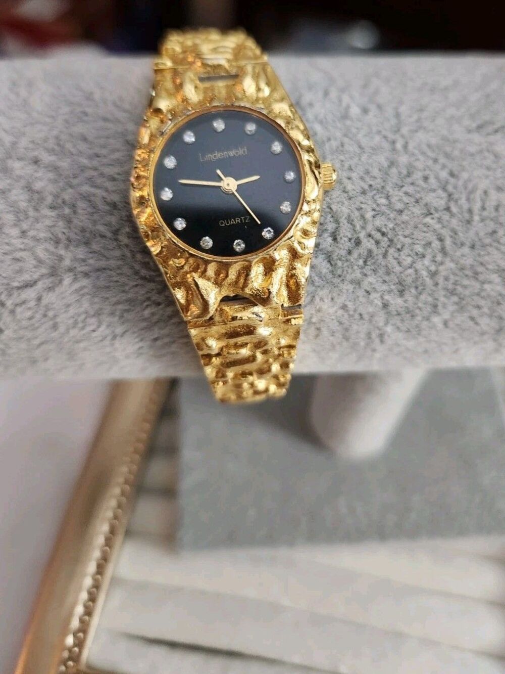 Working Vintage Women's Lindenwold Gold Tone Nugget Style Quartz Wristwatch